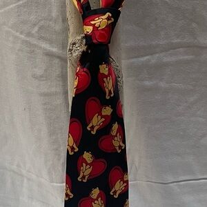 Winnie the Pooh Valentine’s Tie